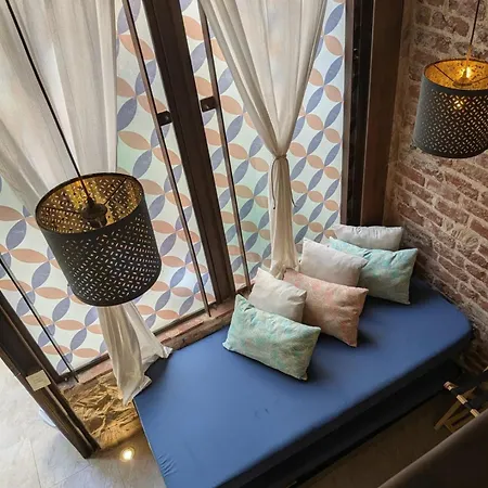 Duplex 5 Min Walk To All Spots In Historic Center Apartment