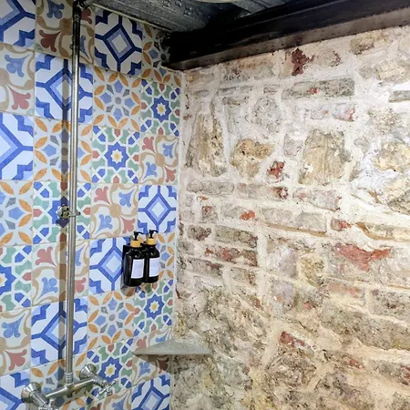 Duplex 5 Min Walk To All Spots In Historic Center Apartment *